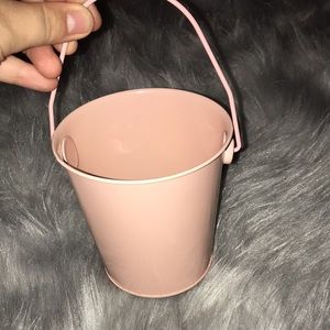 Small tins! NEVER USED!